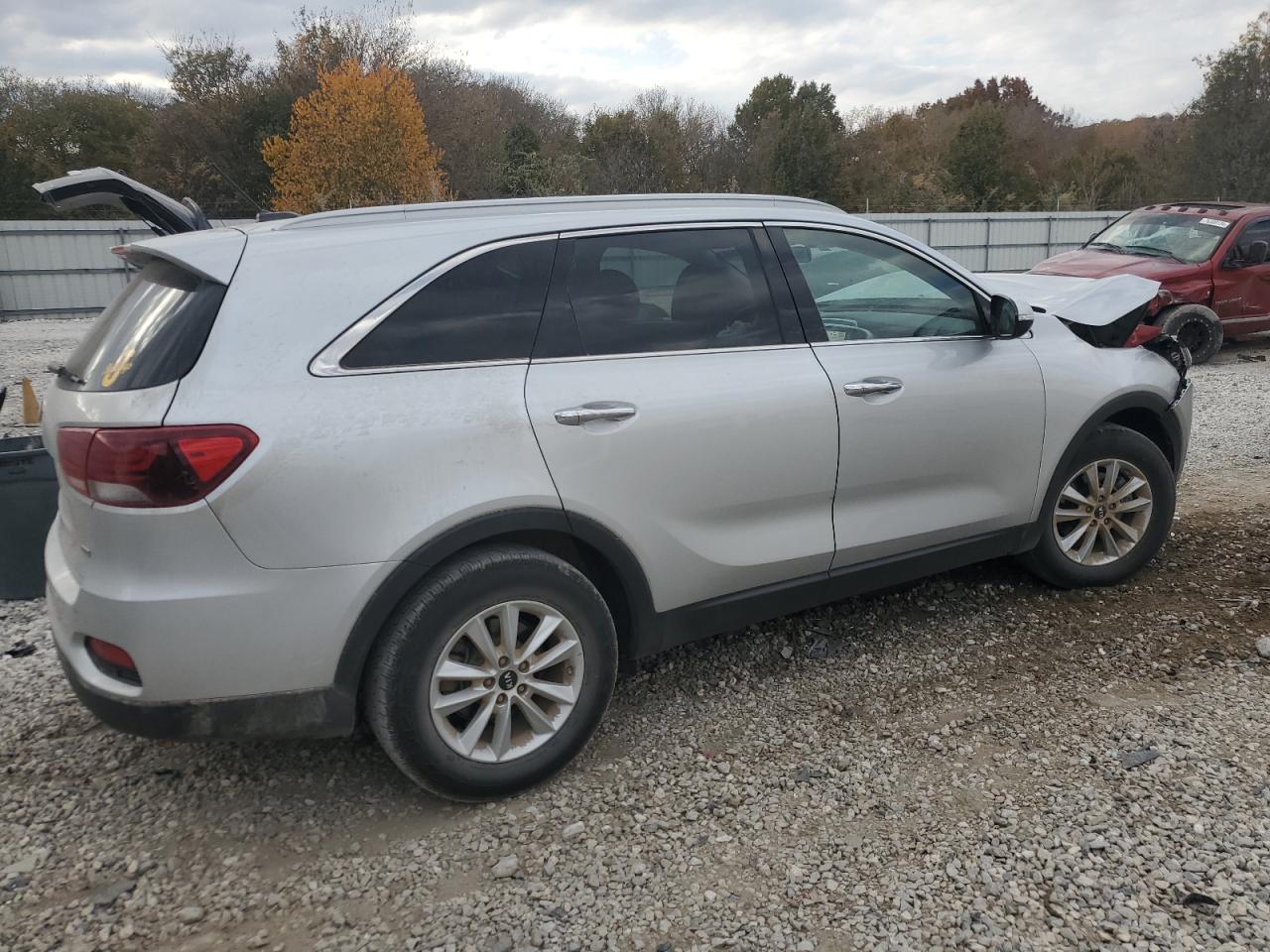2020 KIA Sorento VIN 5XYPG4A34LG665220 Copart auction photo, front end damage thumbnail 3