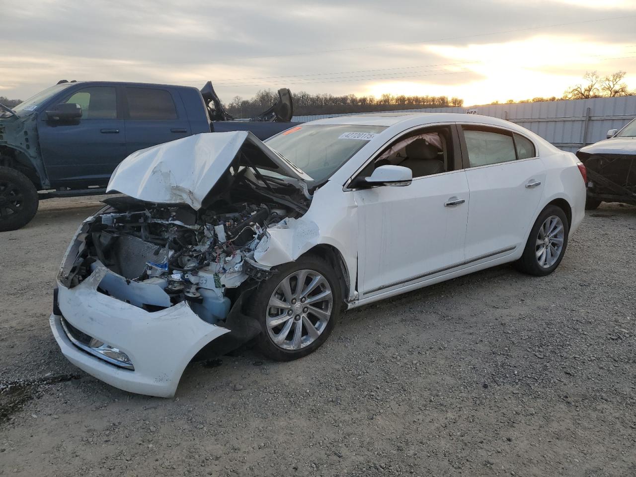 2016 Buick LaCrosse VIN 1G4GB5G3XGF154918