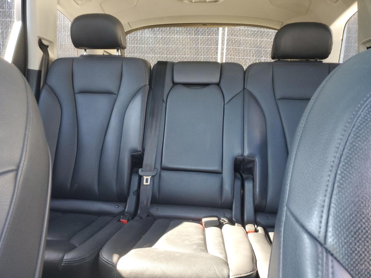 2018 Audi Q7 VIN WA1VAAF74JD045704 Copart auction photo, minor dent/scratches damage thumbnail 10
