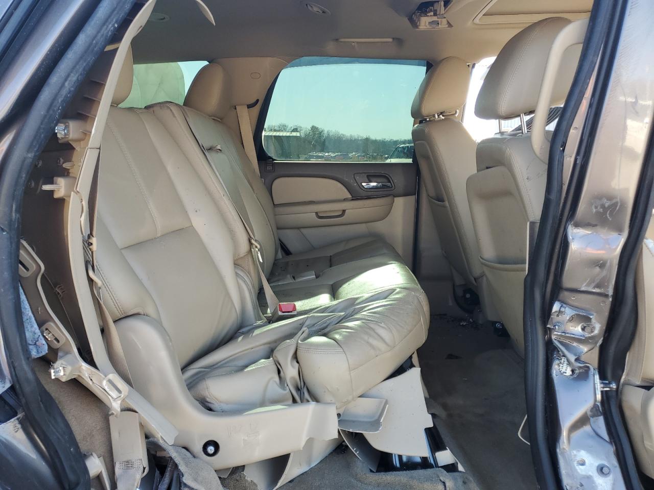 2011 Chevrolet Tahoe VIN 1GNSKBE05BR308696 Copart auction photo, side damage thumbnail 11