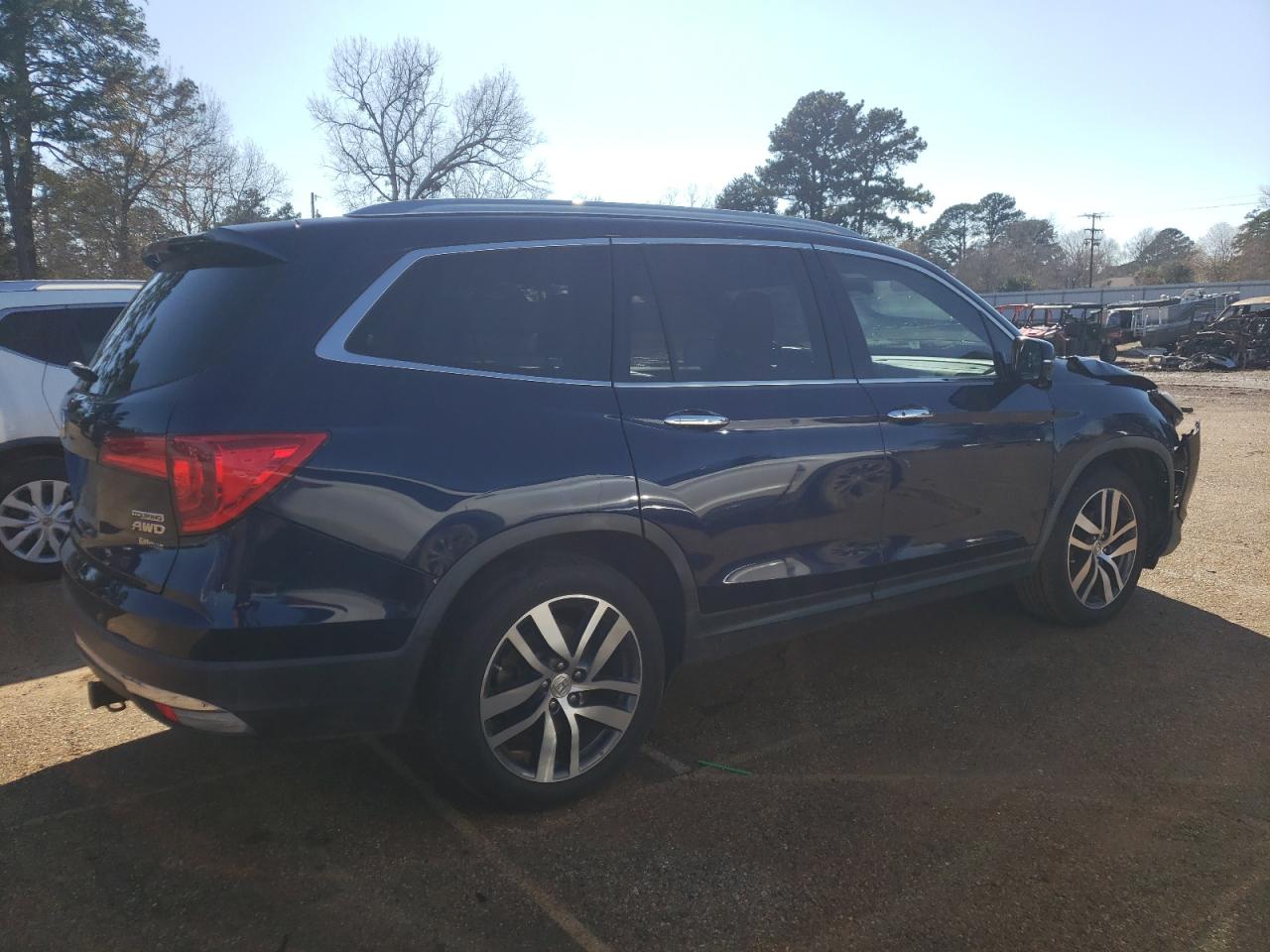 2016 Honda Pilot VIN 5FNYF6H94GB127661 Copart auction photo, front end damage thumbnail 3