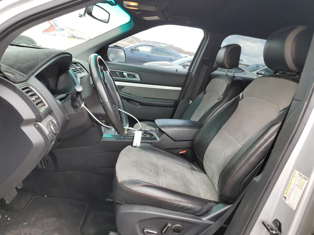 2017 Ford Explorer VIN 1FM5K7D8XHGA23079 Copart auction photo, front end / side damage thumbnail 7