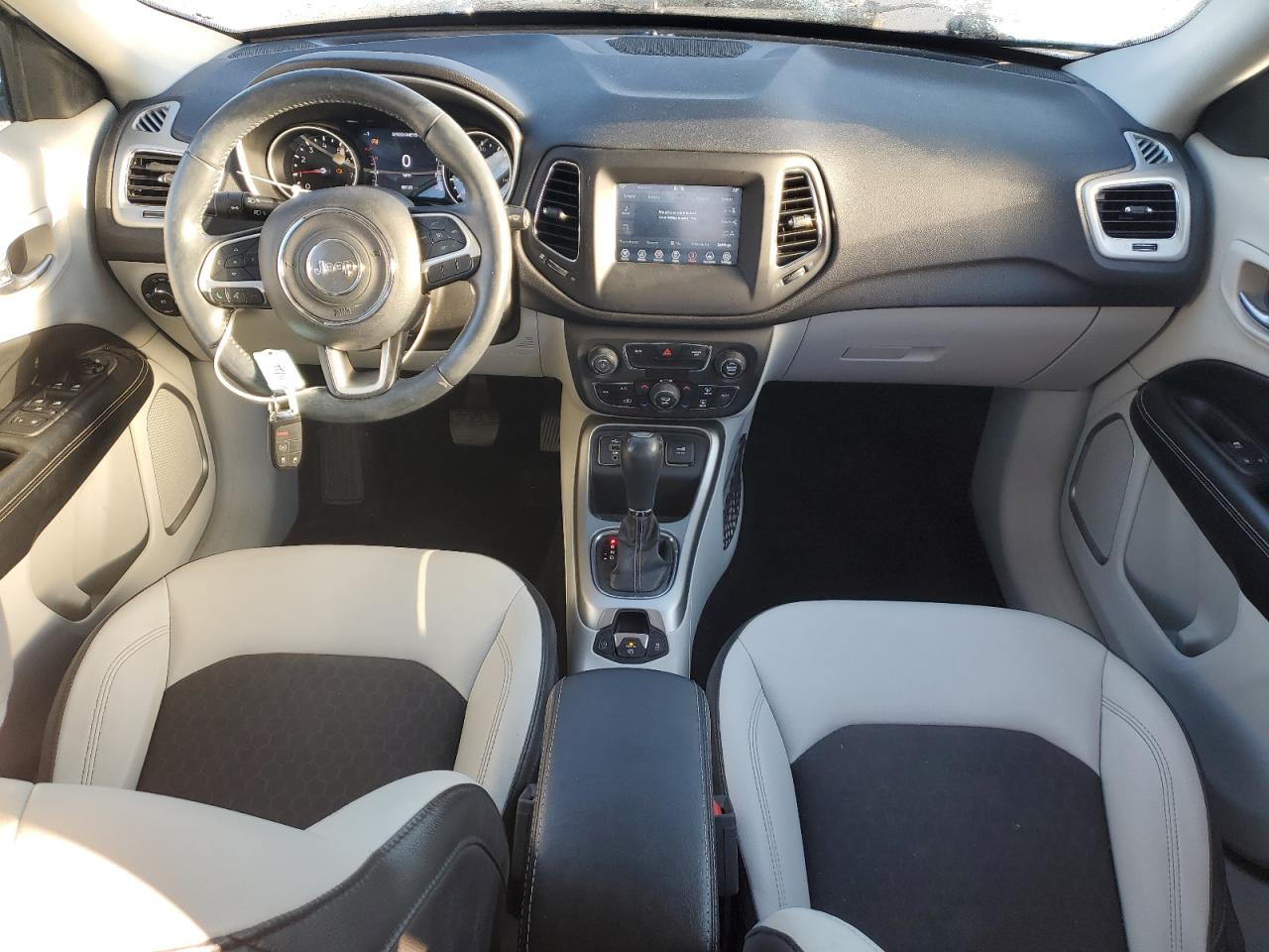 2019 Jeep Compass VIN 3C4NJCBB7KT769538 Copart auction photo, front end damage thumbnail 8