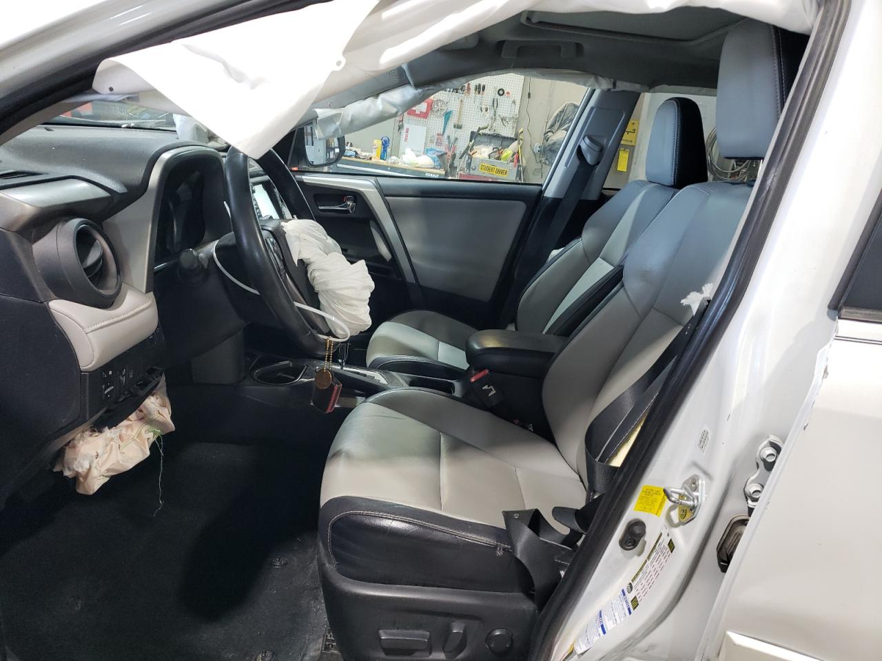 2018 Toyota RAV 4 VIN 2T3DFREV1JW848085 Copart auction photo, front end / side damage thumbnail 7
