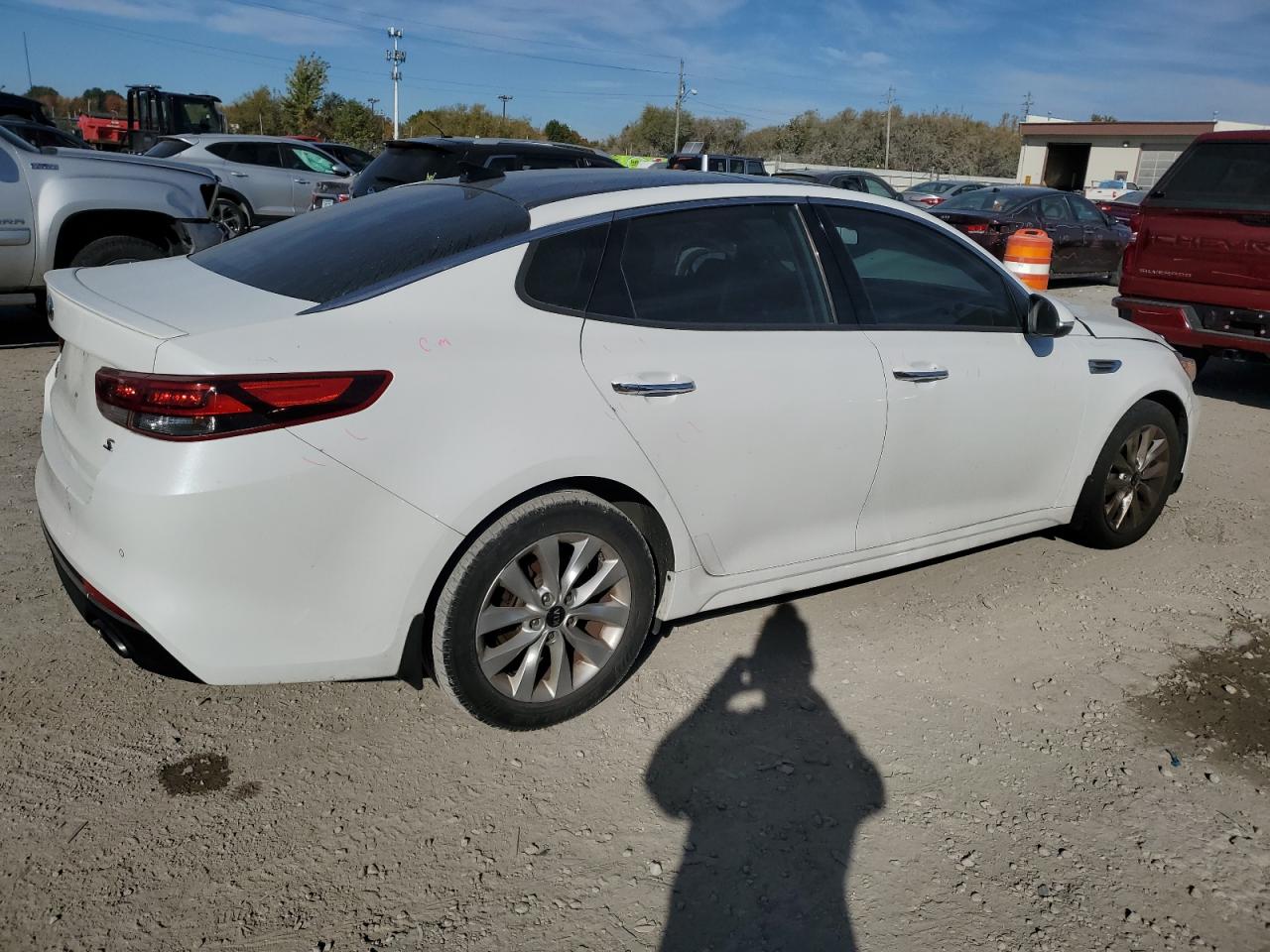 2018 KIA Optima VIN 5XXGT4L35JG242169 Copart auction photo, front end / minor dent/scratches damage thumbnail 3