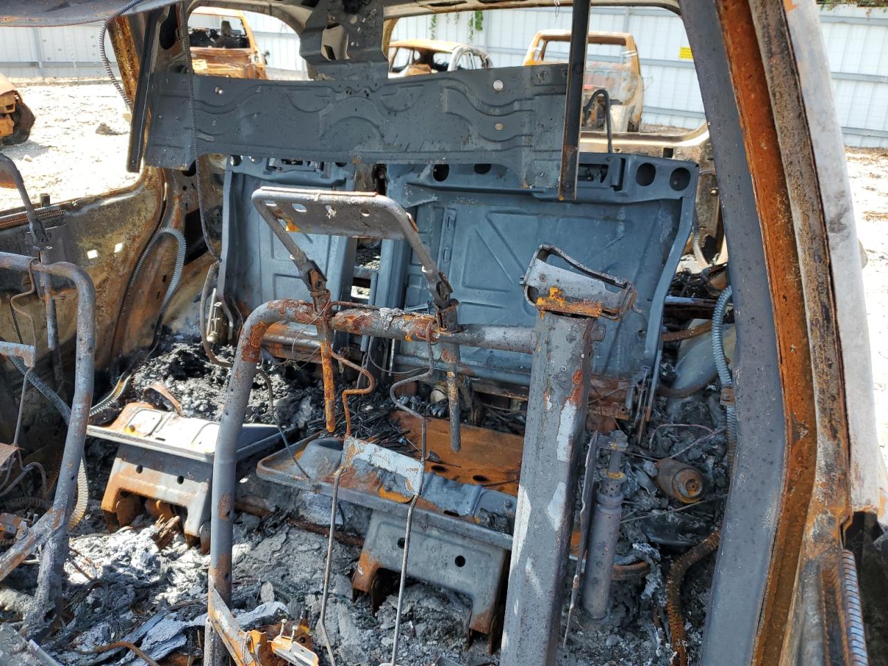 2002 Chevrolet TrailBlazer VIN 1GNDT13S122230852 Copart auction photo, burn damage thumbnail 10