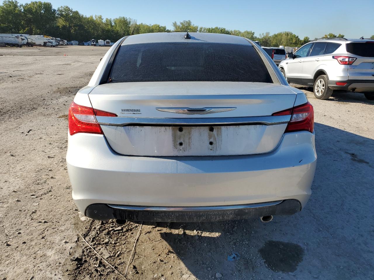 2011 Chrysler 200 VIN 1C3BC1FG5BN614675 Copart auction photo, side / minor dent/scratches damage thumbnail 6