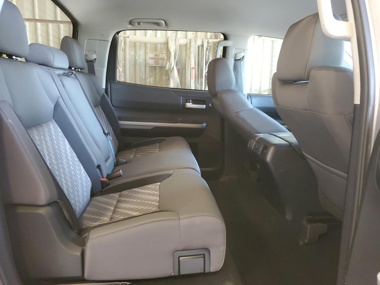 2018 Toyota Tundra VIN 5TFDW5F13JX698321 Copart auction photo, frame damage / front end damage thumbnail 10