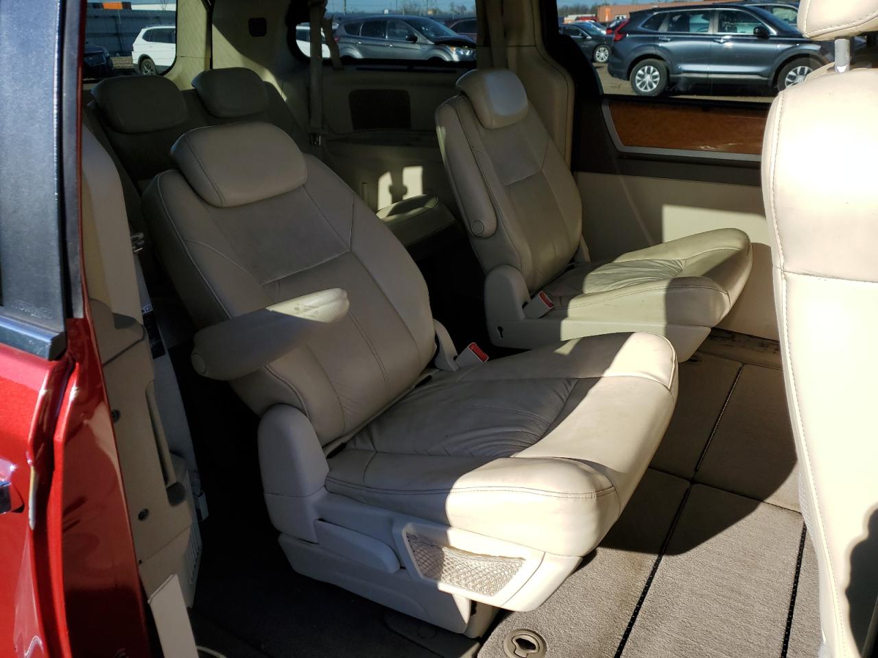 2008 Chrysler Town & Country VIN 2A8HR64X28R614769 Copart auction photo, side / minor dent/scratches damage thumbnail 12