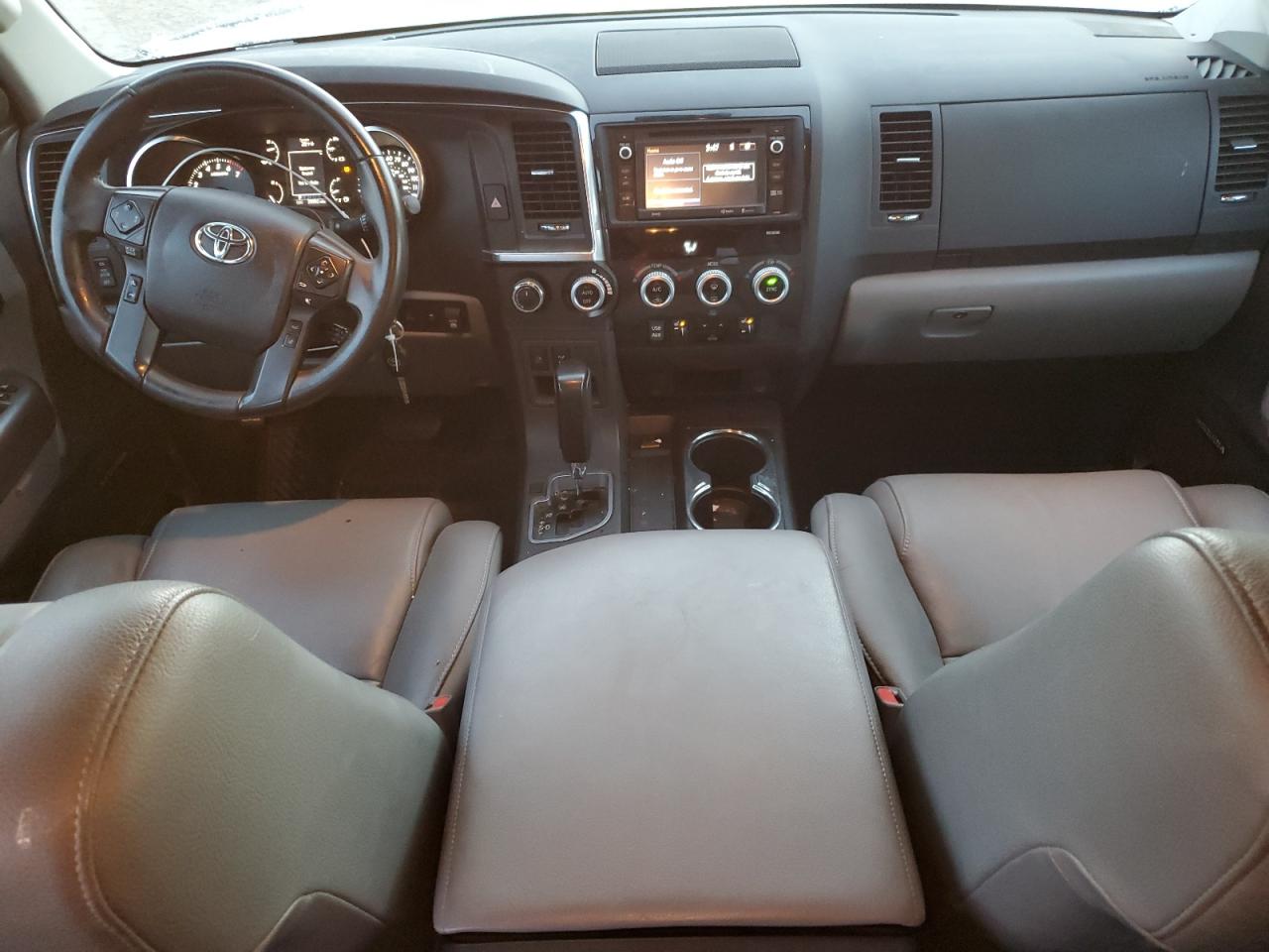 2019 Toyota Sequoia VIN 5TDJY5G17KS172230 Copart auction photo, side damage thumbnail 8