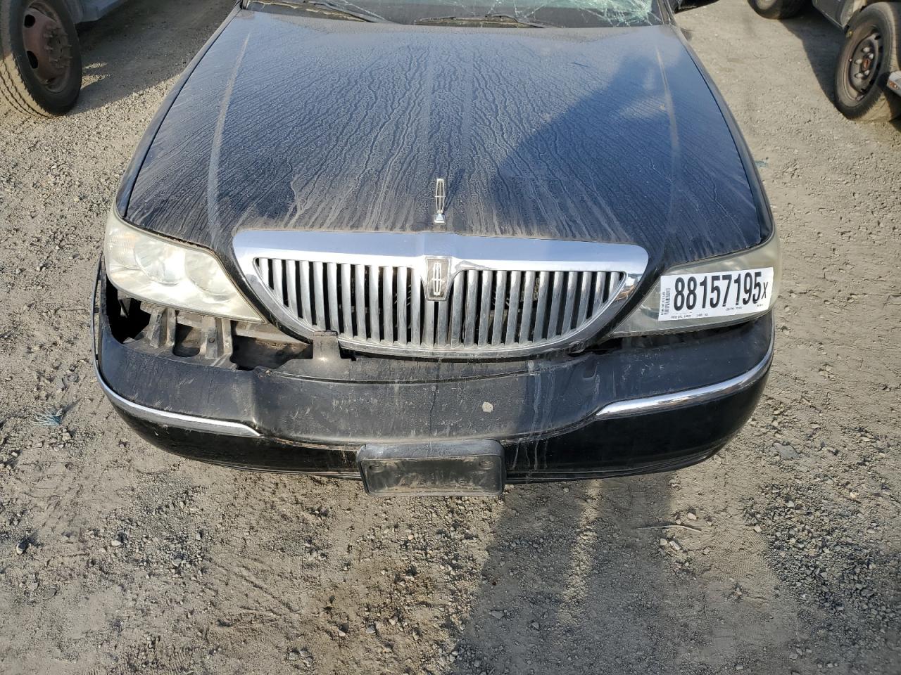 2005 Lincoln Town Car VIN 1L1FM88W25Y663114 Copart auction photo, top/roof / front end damage thumbnail 11