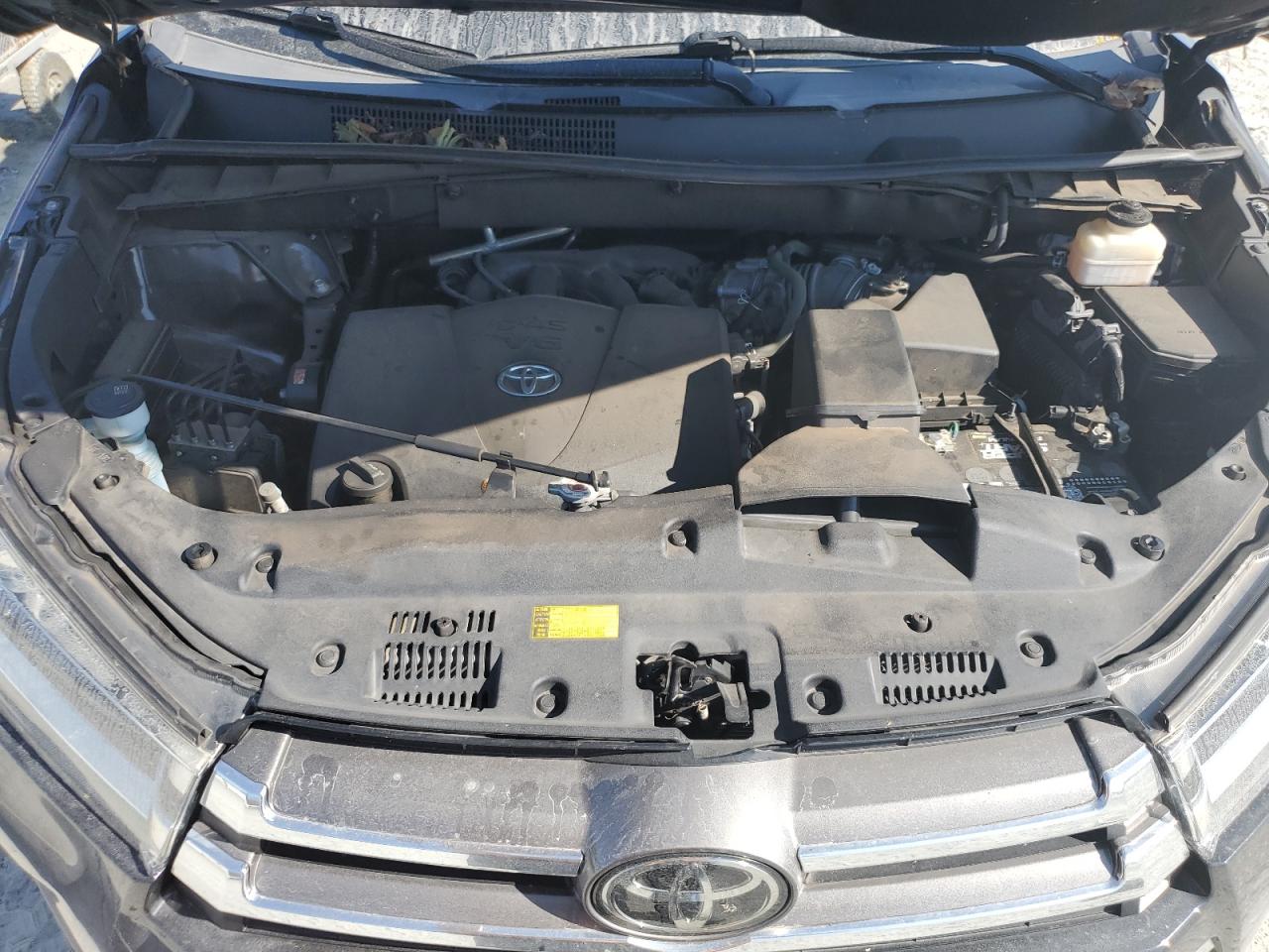 2018 Toyota Highlander VIN 5TDDZRFH0JS858169 Copart auction photo, top/roof damage thumbnail 12