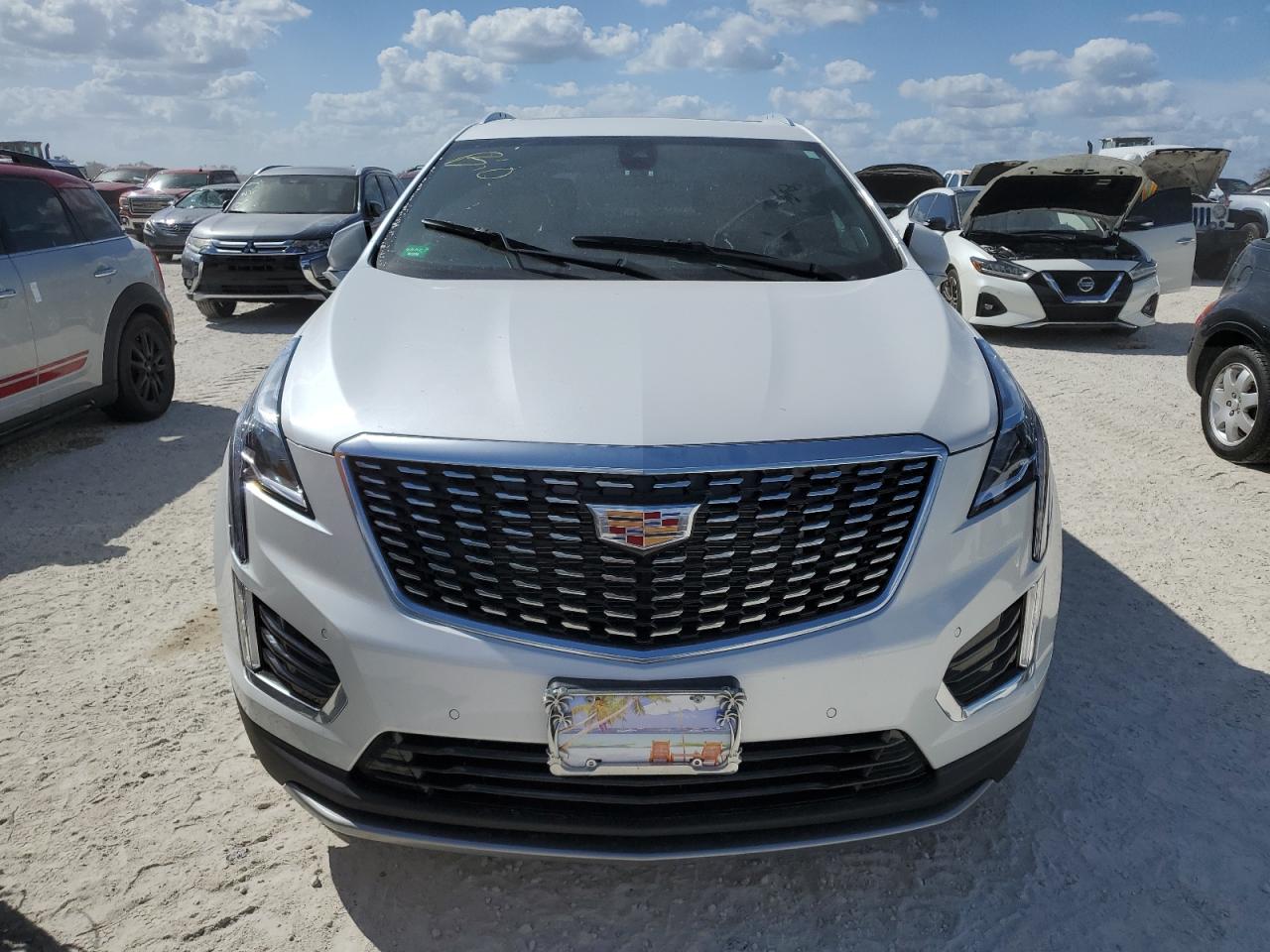 2022 Cadillac XT5 VIN 1GYKNCRS1NZ175354 Copart auction photo, water/flood damage thumbnail 5