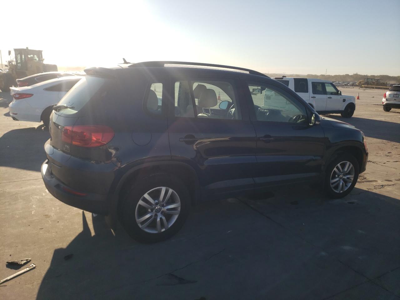 2016 Volkswagen Tiguan VIN WVGBV7AX4GW588289 Copart auction photo, water/flood damage thumbnail 3