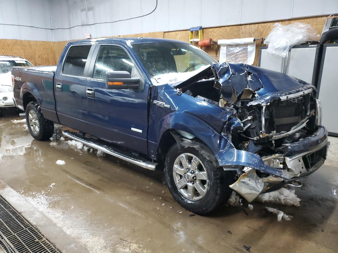 2014 Ford F-150 VIN 1FTFW1ET5EFA59972 Copart auction photo, front end / minor dent/scratches damage thumbnail 4
