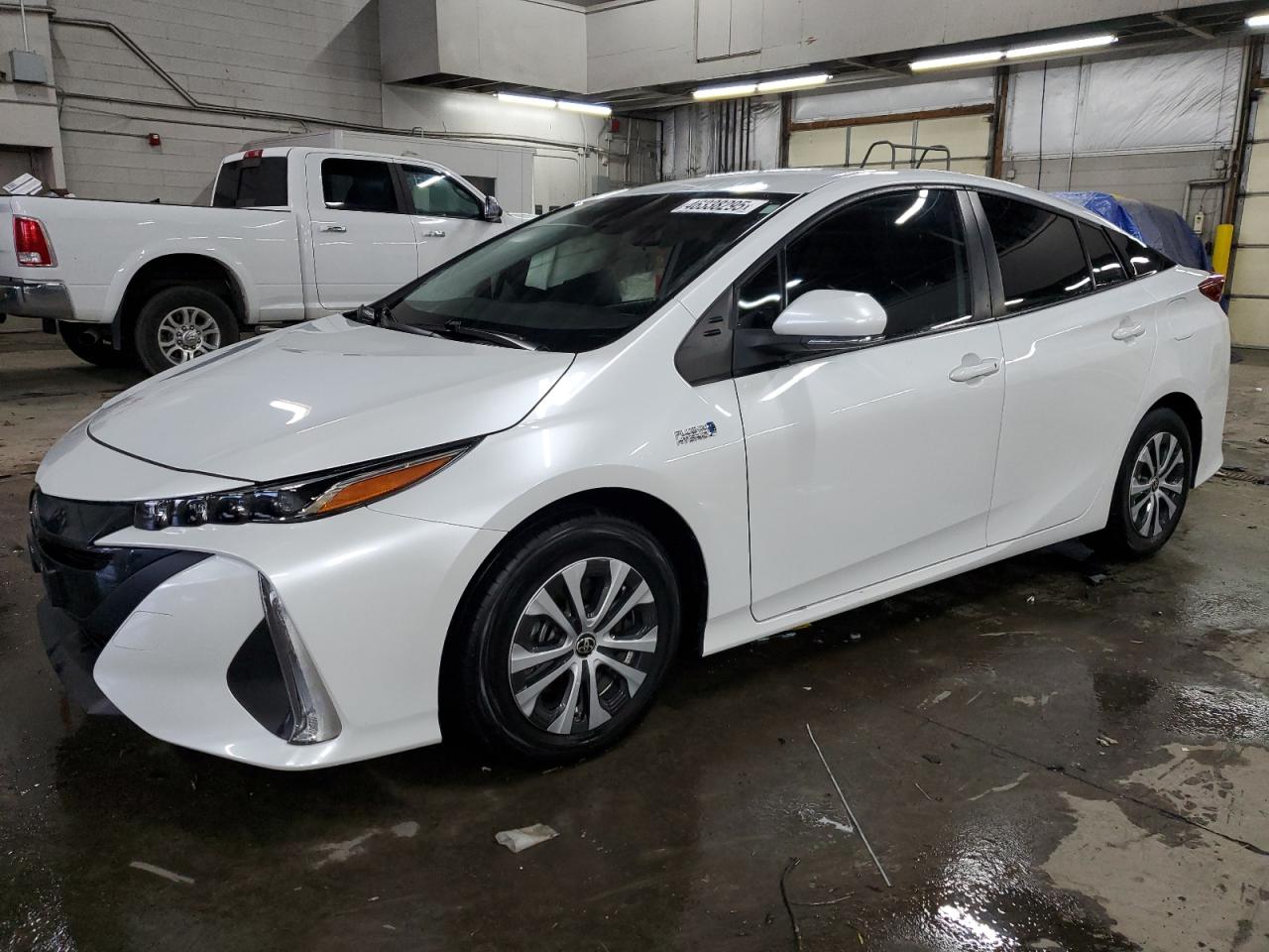 2021 Toyota Prius VIN JTDKAMFP3M3172268