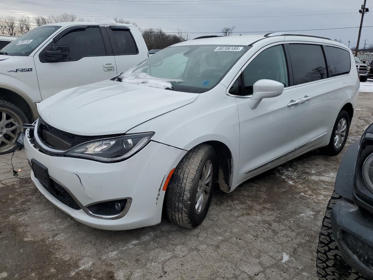 2019 Chrysler Pacifica VIN 2C4RC1BG1KR732435