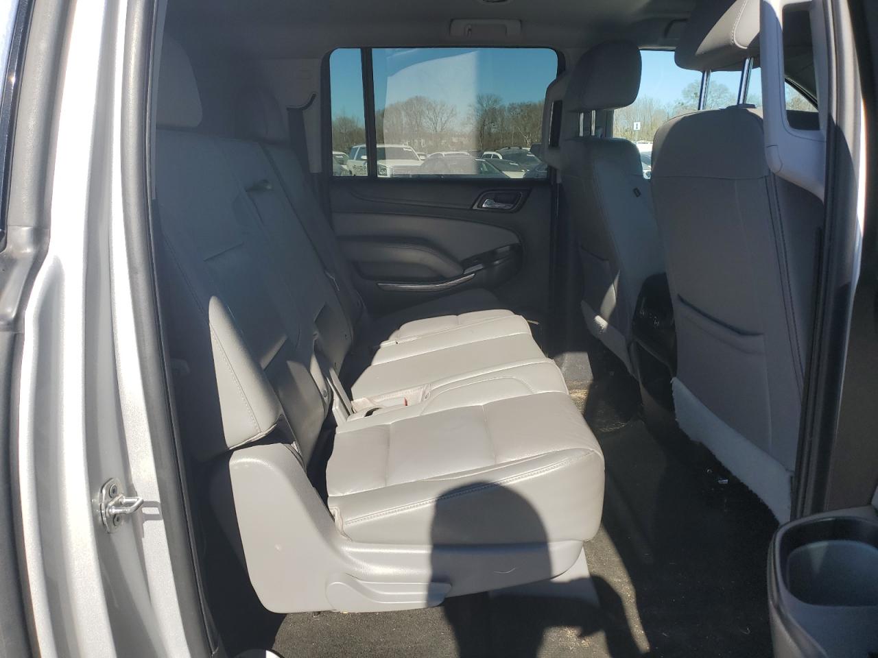 2018 Chevrolet Suburban VIN 1GNSCHKC5JR162104 Copart auction photo, front end damage thumbnail 12
