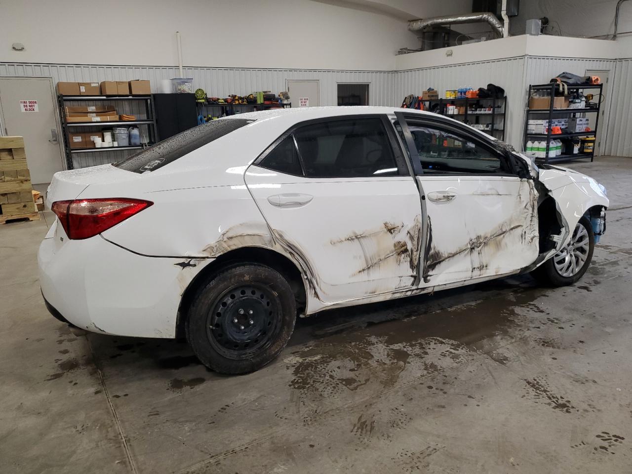 2019 Toyota Corolla VIN 2T1BURHEXKC208302 Copart auction photo, side / front end damage thumbnail 3