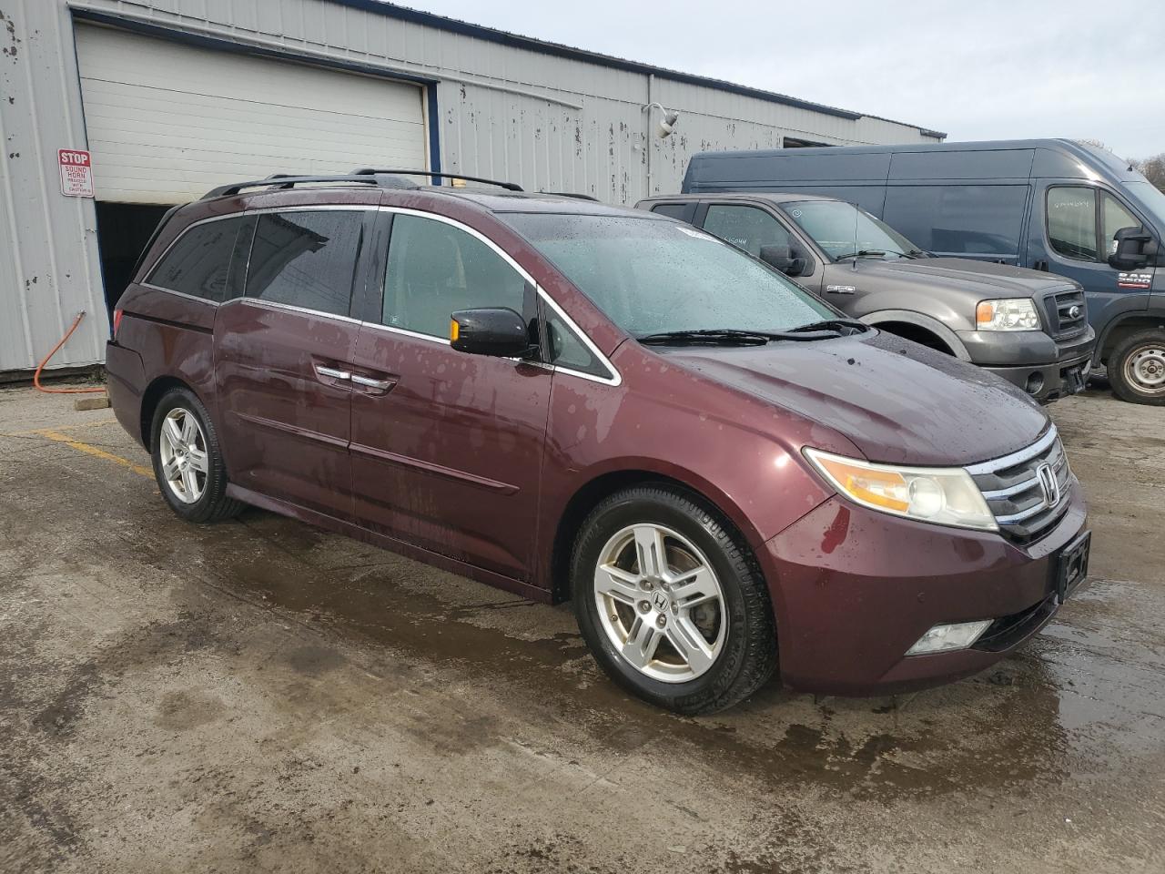 2011 Honda Odyssey VIN 5FNRL5H97BB096776 Copart auction photo, rear end damage thumbnail 4
