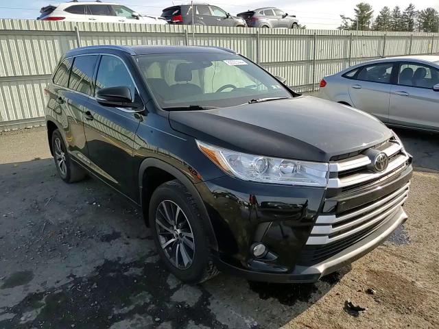 2017 Toyota Highlander VIN 5TDJZRFH7HS439409 Copart auction photo, front end / side damage thumbnail 11