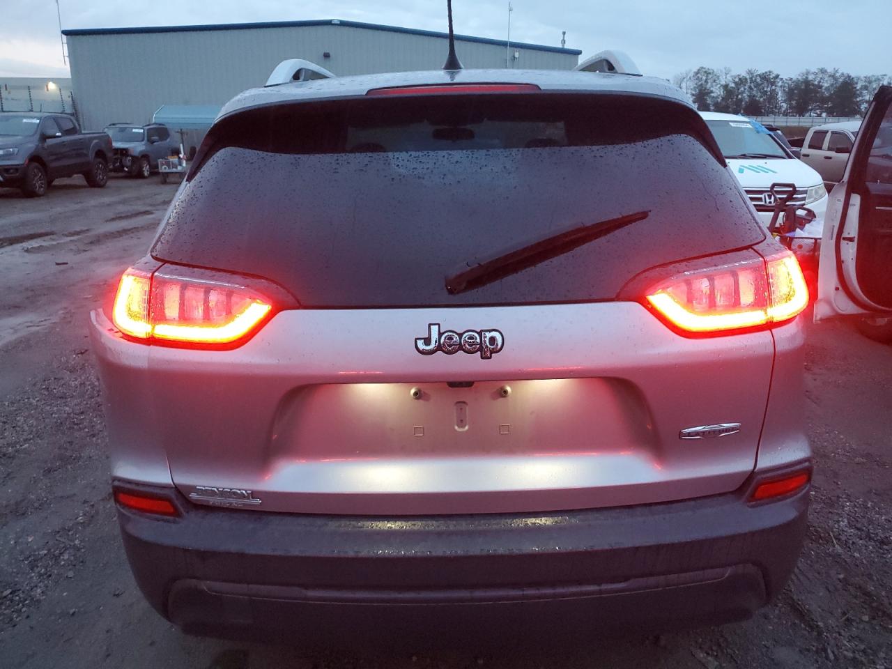 2019 Jeep Grand Cherokee VIN 1C4PJLCB3KD264528 Copart auction photo, side damage thumbnail 6