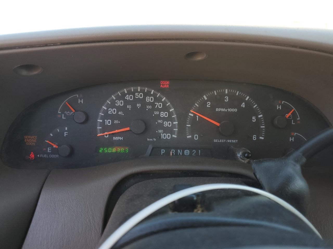 1999 Ford F-150 VIN 2FTRX18L1XCA21305 Copart auction photo, minor dent/scratches damage thumbnail 9