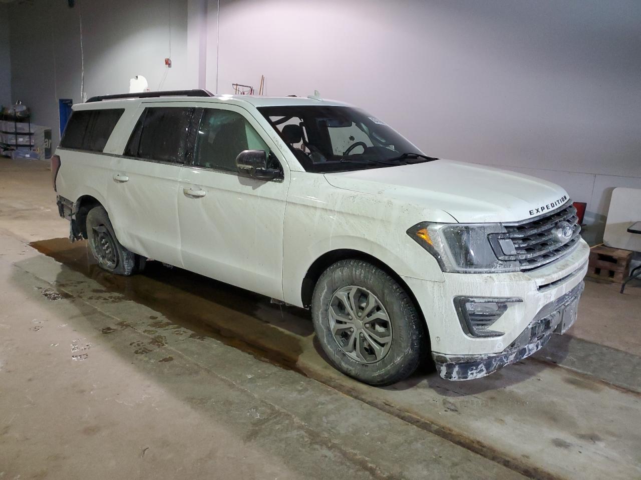2021 Ford Expedition VIN 1FMJK2AT2MEA81915 Copart auction photo, all over damage thumbnail 4