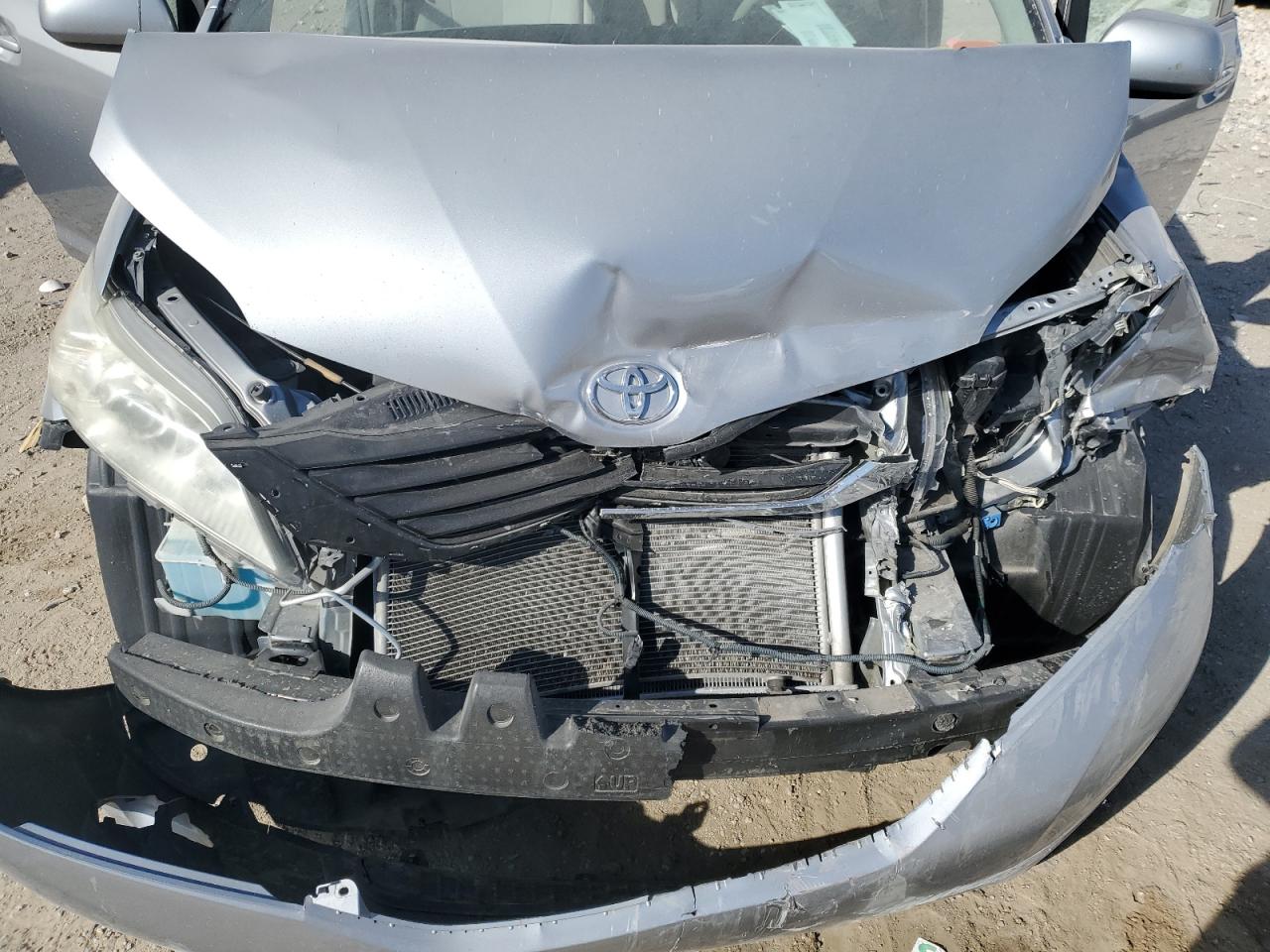 2011 Toyota Sienna VIN 5TDKK3DC6BS098685 Copart auction photo, all over damage thumbnail 14