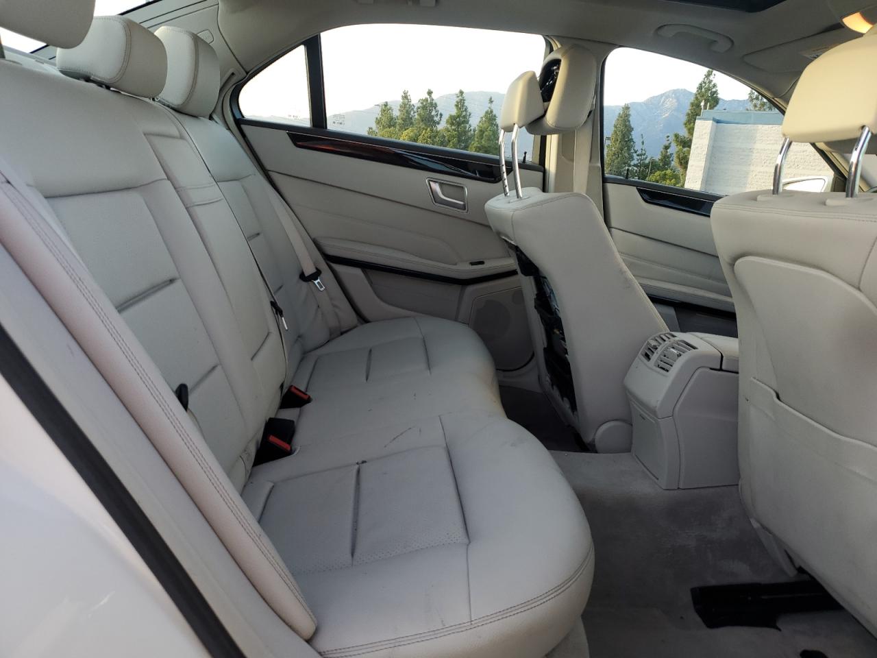 2014 Mercedes-Benz E-klasse VIN WDDHF5KB8EA824204 Copart auction photo, rear end damage thumbnail 11