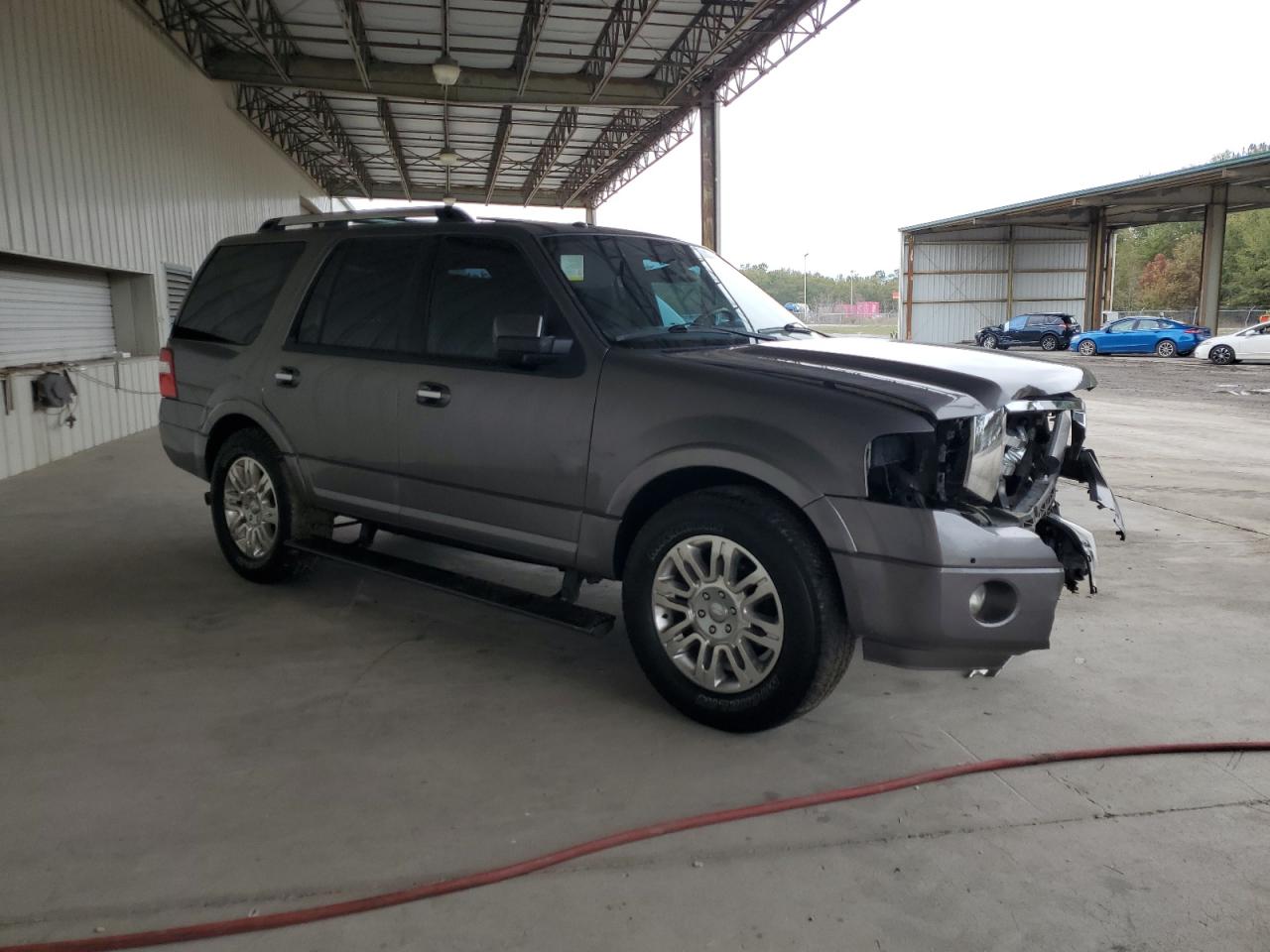2013 Ford Expedition VIN 1FMJU1K59DEF61244 Copart auction photo, front end damage thumbnail 4