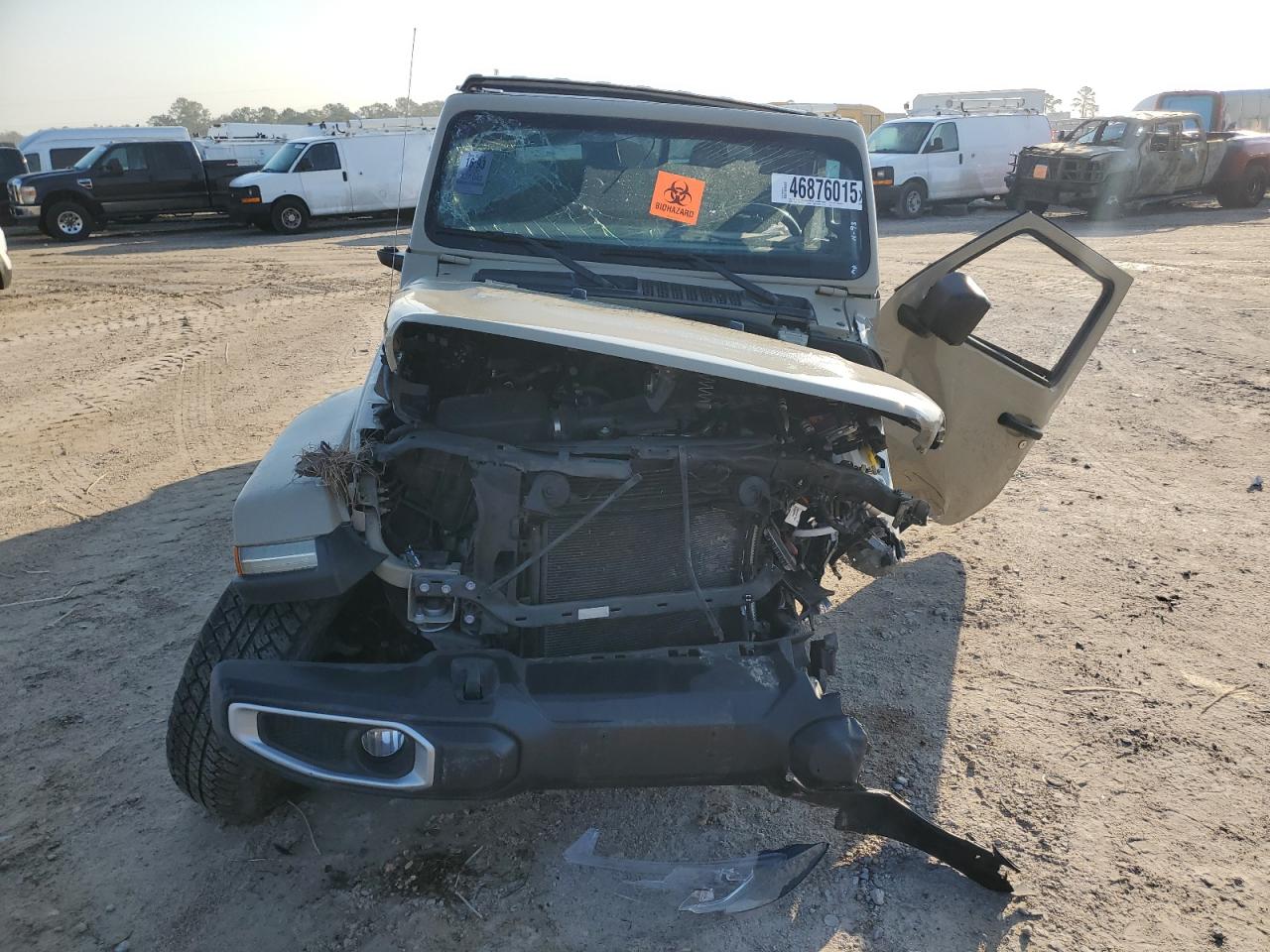 2020 Jeep Gladiator VIN 1C6HJTFG2LL171896 Copart auction photo, biohazard/chemical / all over damage thumbnail 5