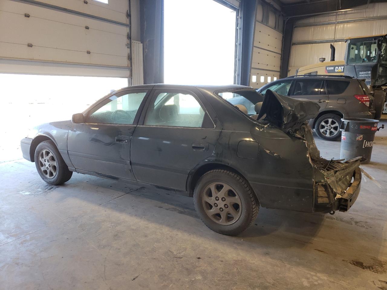 2000 Toyota Camry VIN JT2BG28K4Y0527047 Copart auction photo, rear end / front end damage thumbnail 2