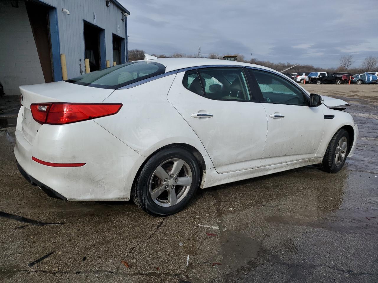 2015 KIA Optima VIN 5XXGM4A77FG402207 Copart auction photo, front end damage thumbnail 3