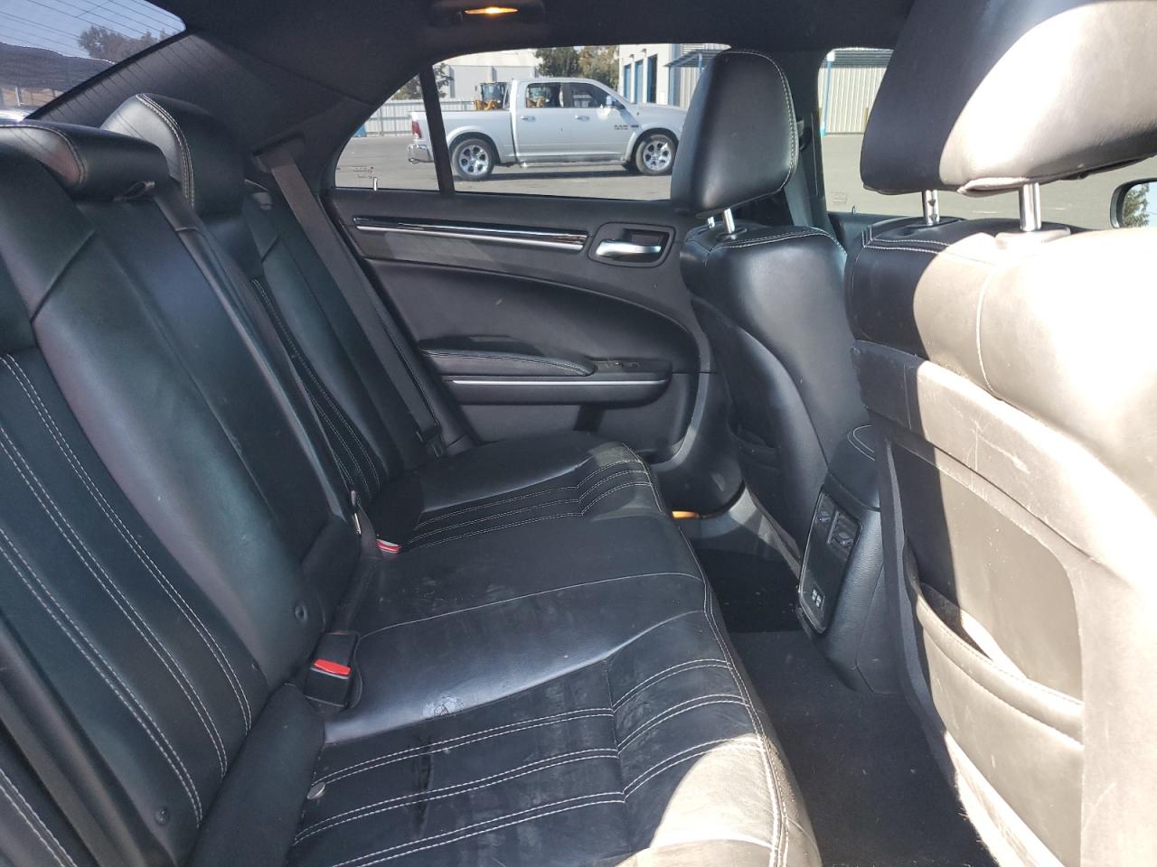 2019 Chrysler 300 VIN 2C3CCABG1KH562898 Copart auction photo, undercarriage / front end damage thumbnail 10