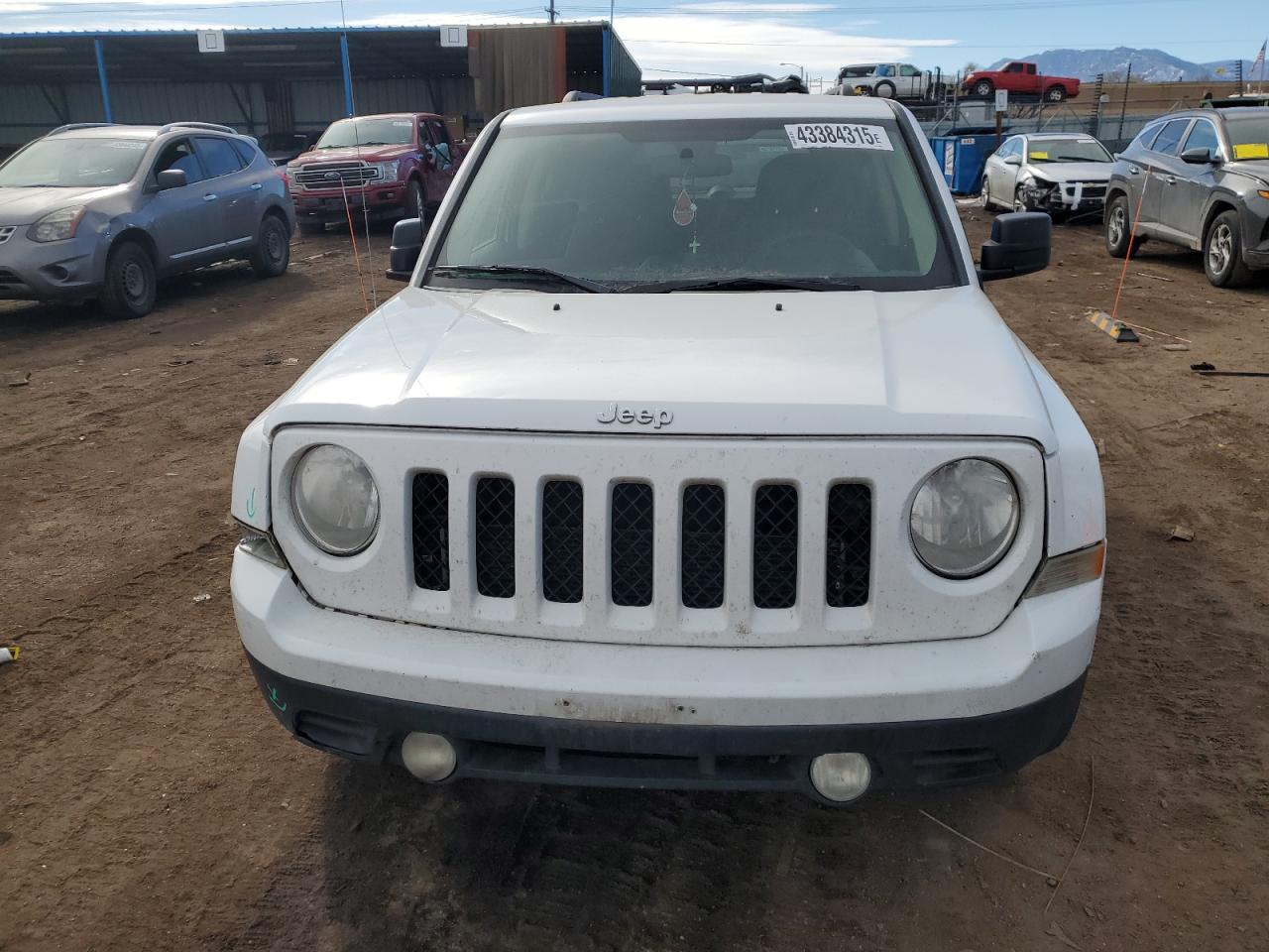 2014 Jeep Liberty (Patriot) VIN 1C4NJPBAXED690082 Copart auction photo, minor dent/scratches damage thumbnail 5