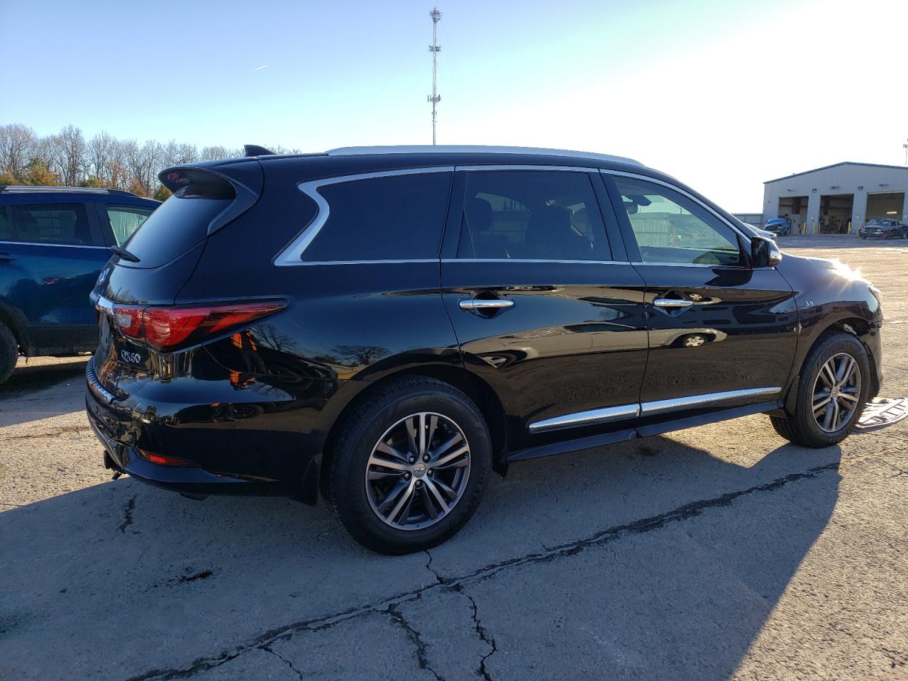 2018 Infiniti QX60 VIN 5N1DL0MM1JC506437 Copart auction photo, front end damage thumbnail 3