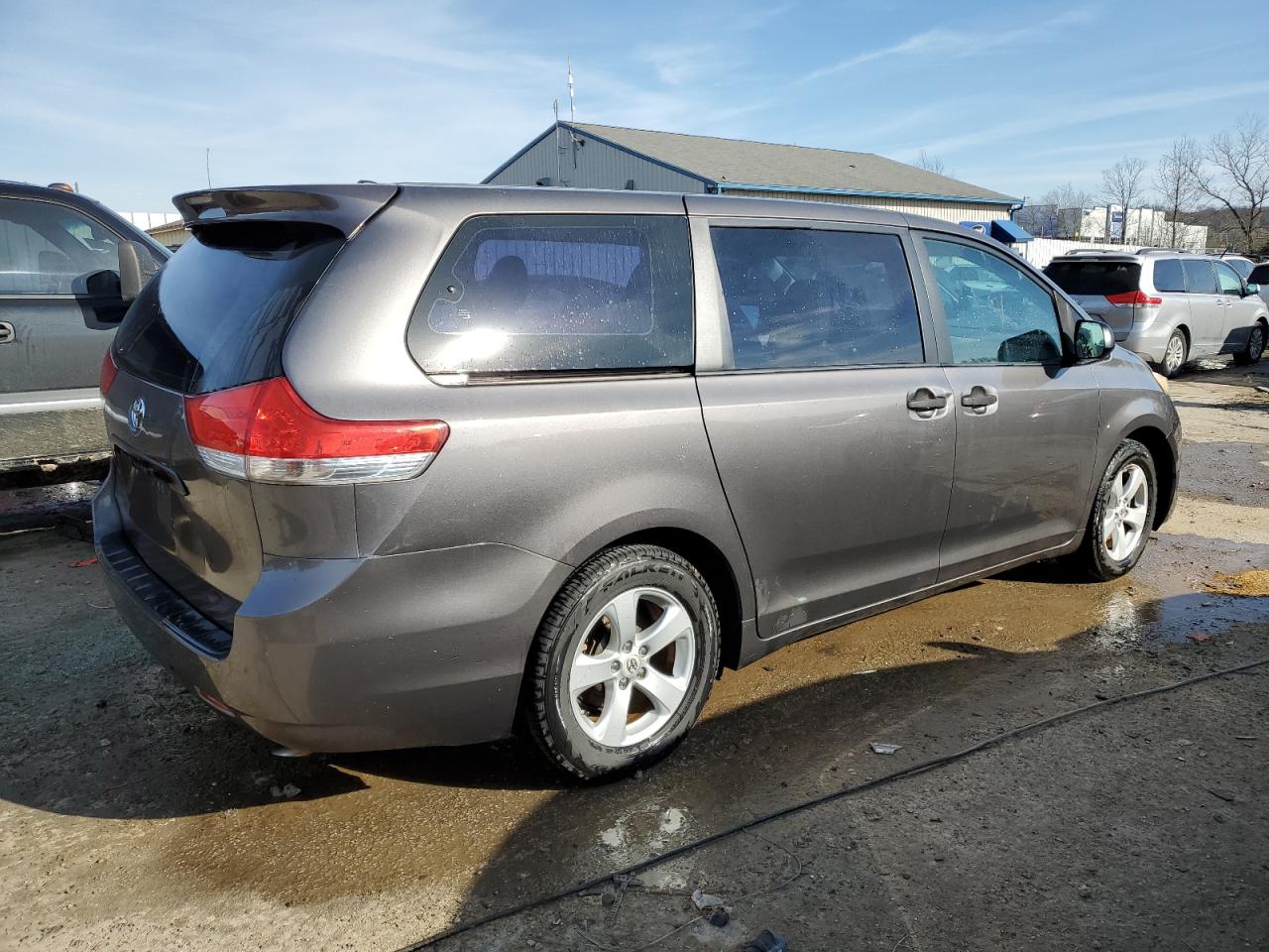 2012 Toyota Sienna VIN 5TDZK3DC9CS205163 Copart auction photo, rear end / front end damage thumbnail 3