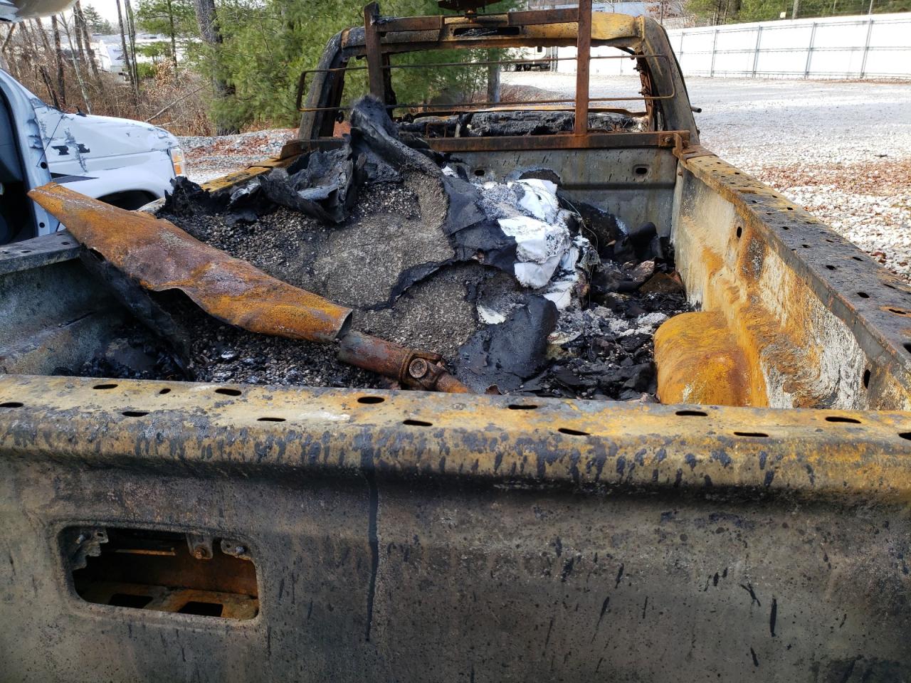 2016 GMC Sierra VIN 1GT02VEG9GZ112170 Copart auction photo, burn / burn - engine damage thumbnail 10