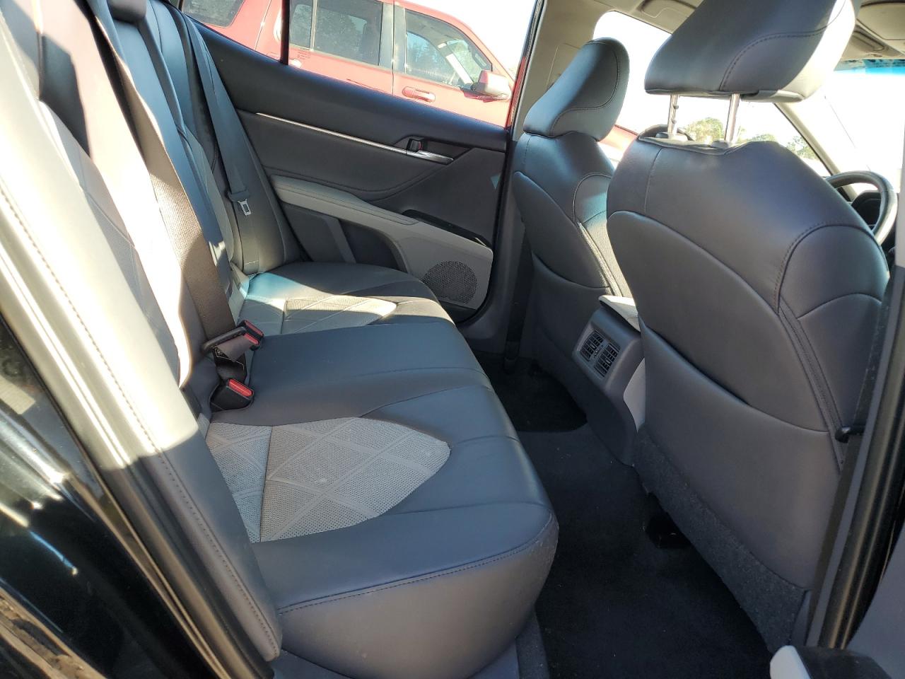 2018 Toyota Camry VIN 4T1B11HKXJU030291 Copart auction photo, water/flood damage thumbnail 10