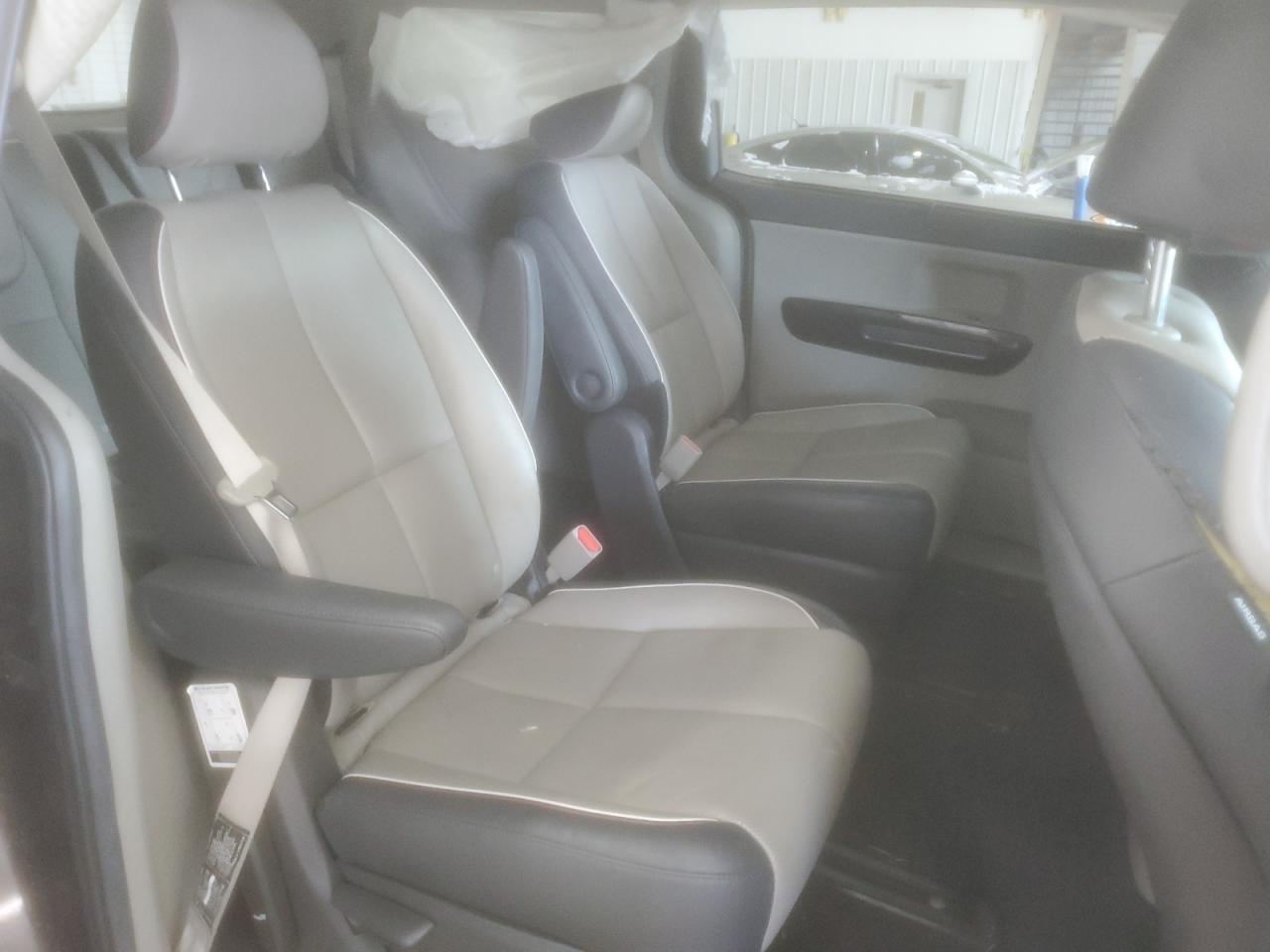 2016 KIA Sedona VIN KNDMC5C12G6125549 Copart auction photo, side / front end damage thumbnail 12