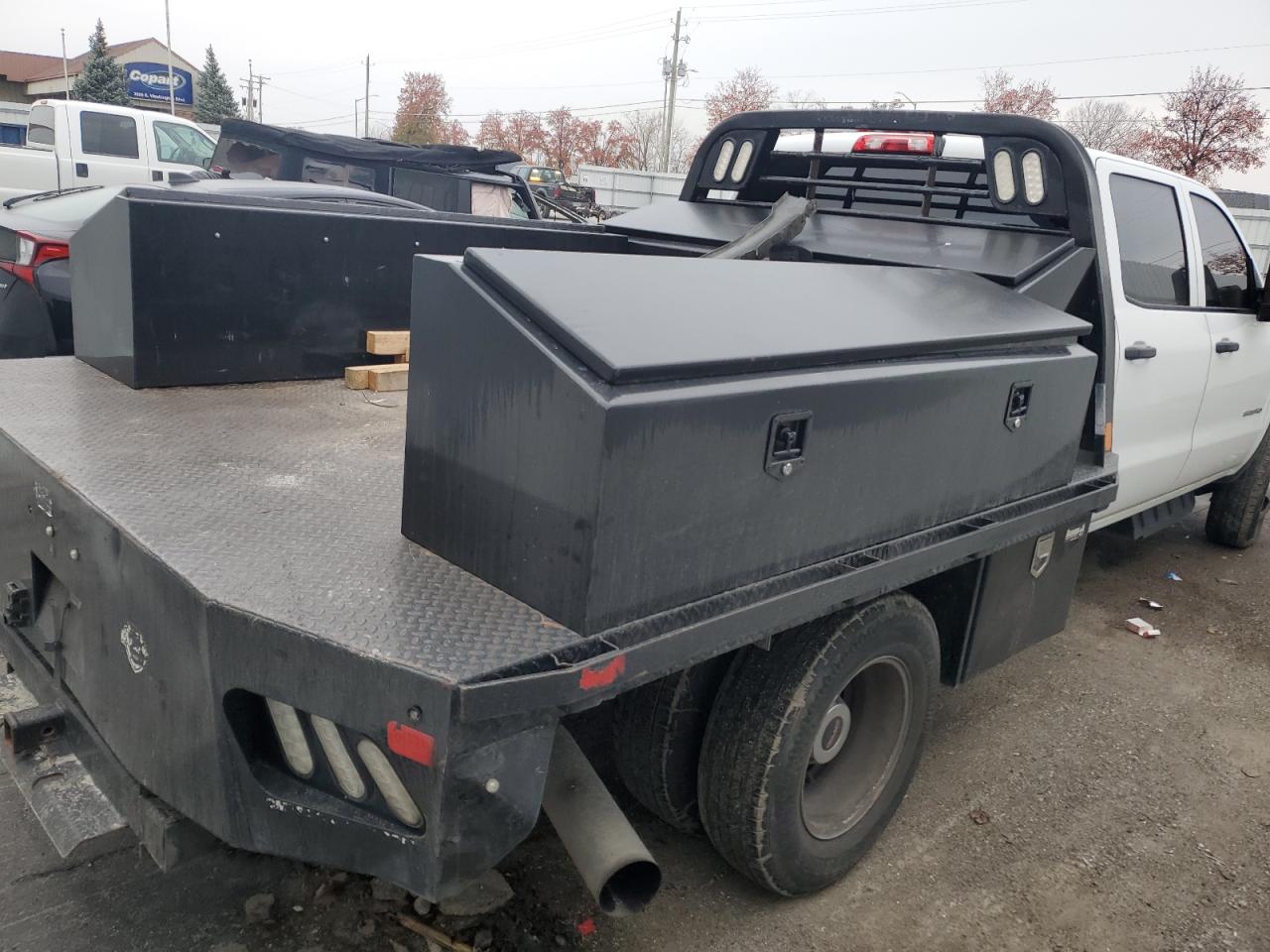 2018 GMC Sierra VIN 1GD42VCYXJF234375 Copart auction photo, front end / rear end damage thumbnail 3
