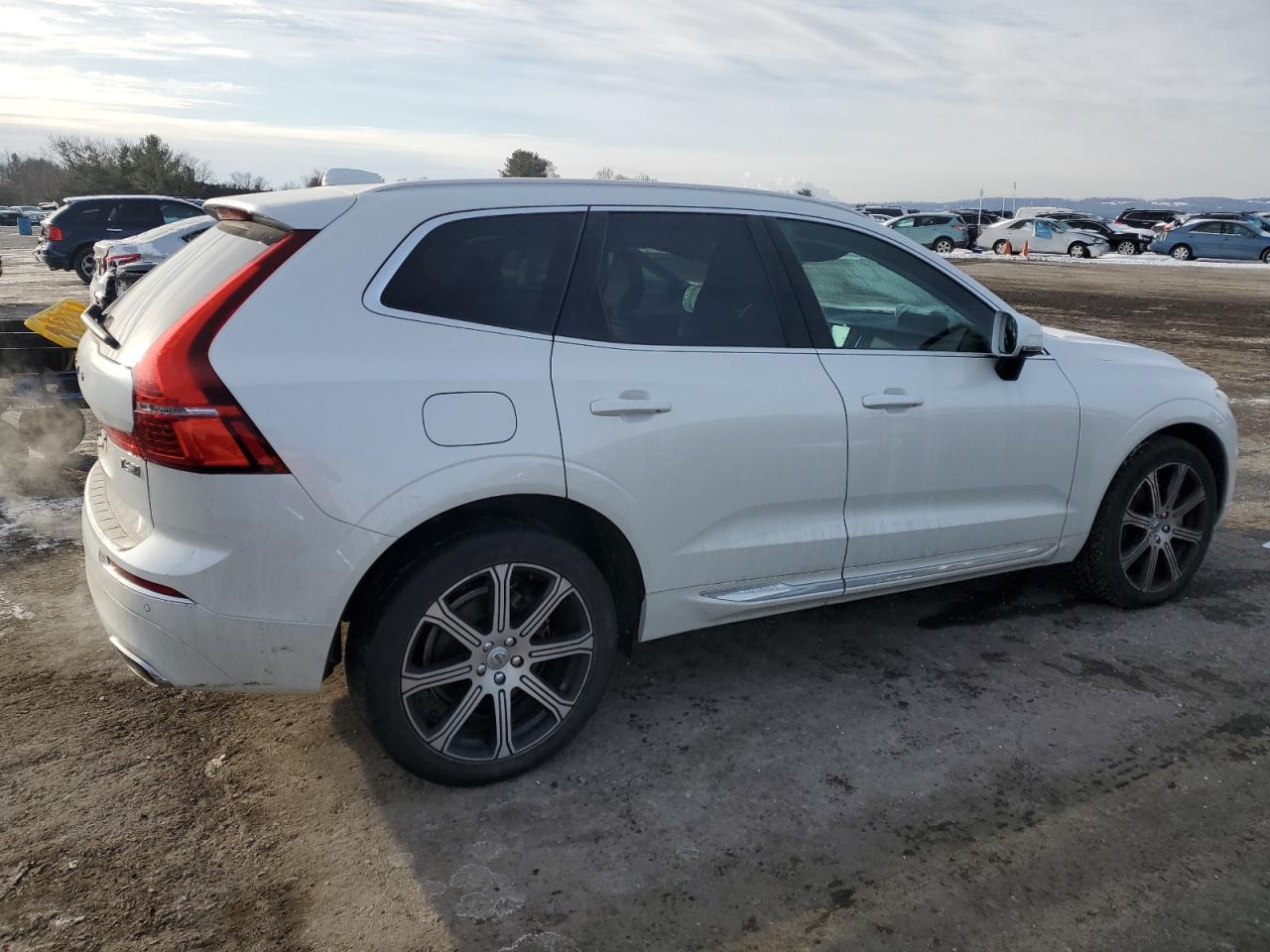 2020 Volvo XC60 VIN YV4A22RL0L1560846 Copart auction photo, front end / undercarriage damage thumbnail 3