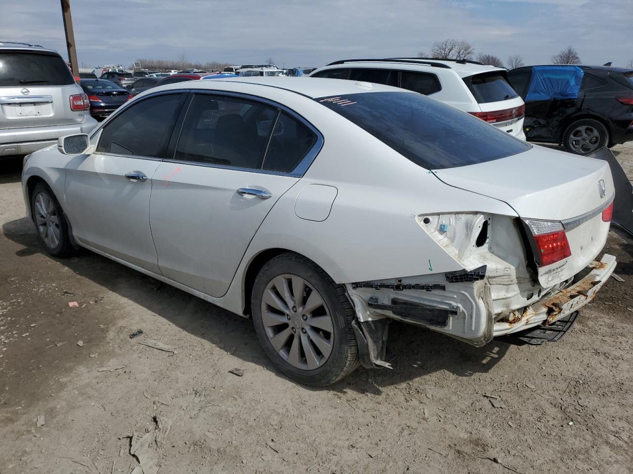 2015 Honda Accord VIN 1HGCR2F81FA125458 Copart auction photo, rear end / minor dent/scratches damage thumbnail 2
