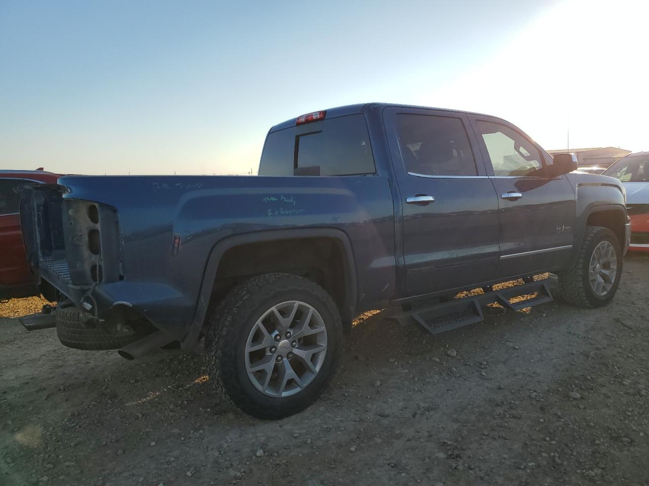 2018 GMC Sierra VIN 3GTP1NEC9JG419313 Copart auction photo, rear end / minor dent/scratches damage thumbnail 3