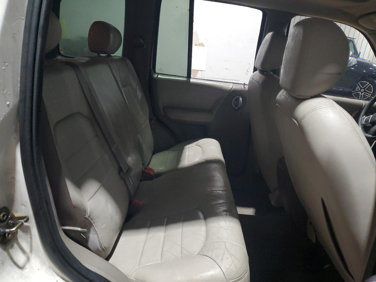 2003 Jeep Liberty (North America) VIN 1J4GL58K03W651116 Copart auction photo, all over damage thumbnail 11