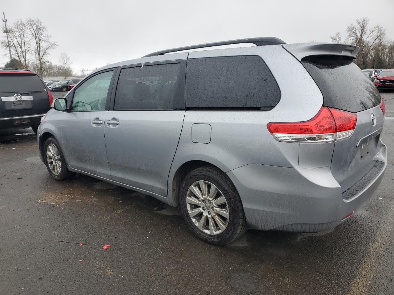 2014 Toyota Sienna VIN 5TDJK3DC4ES089418 Copart auction photo, front end damage thumbnail 2