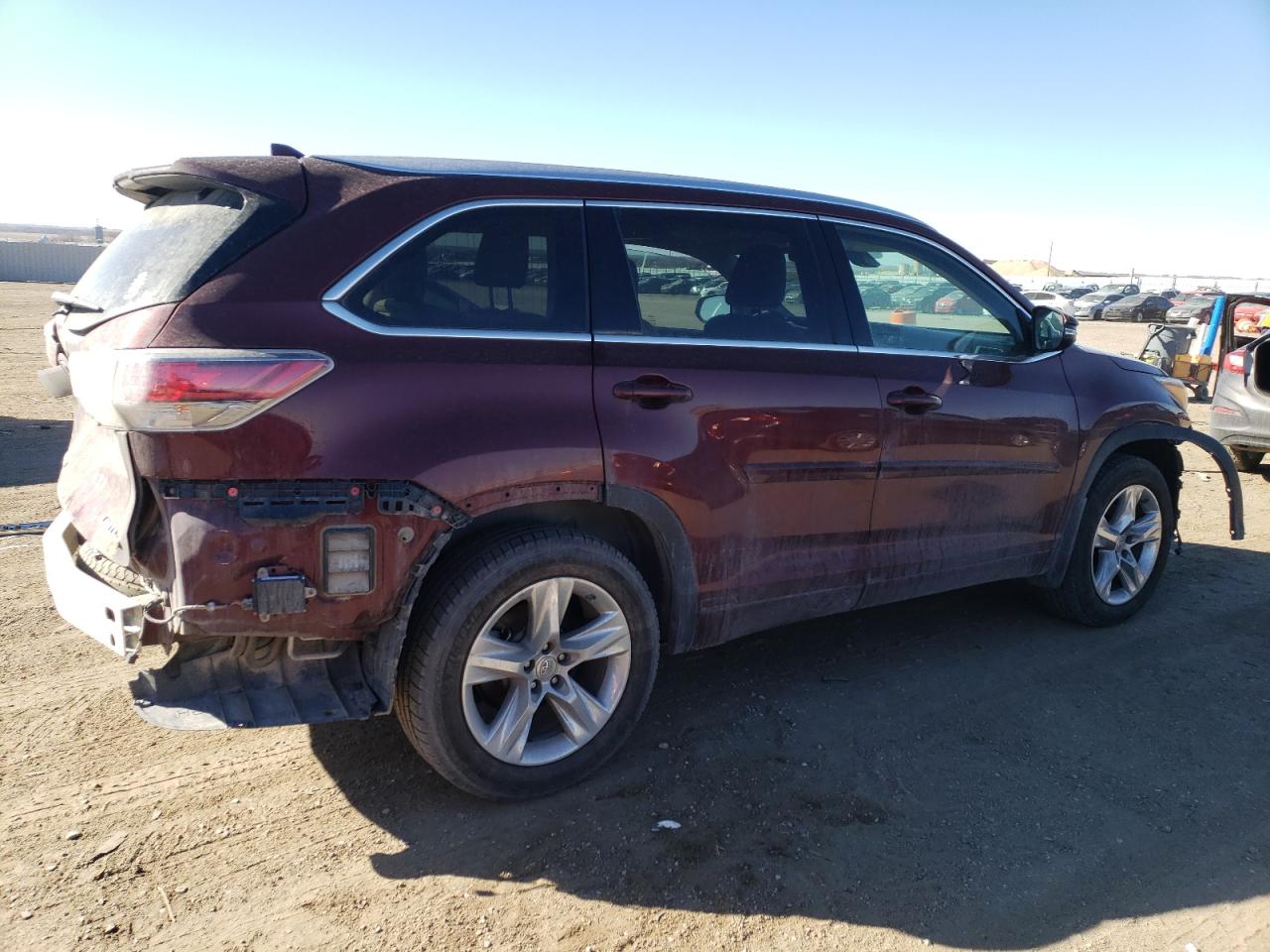 2015 Toyota Highlander VIN 5TDDKRFH8FS098018 Copart auction photo, front end / hail damage thumbnail 3