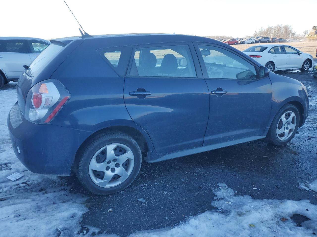2009 Pontiac Vibe VIN 5Y2SP67879Z448439 Copart auction photo, minor dent/scratches damage thumbnail 3