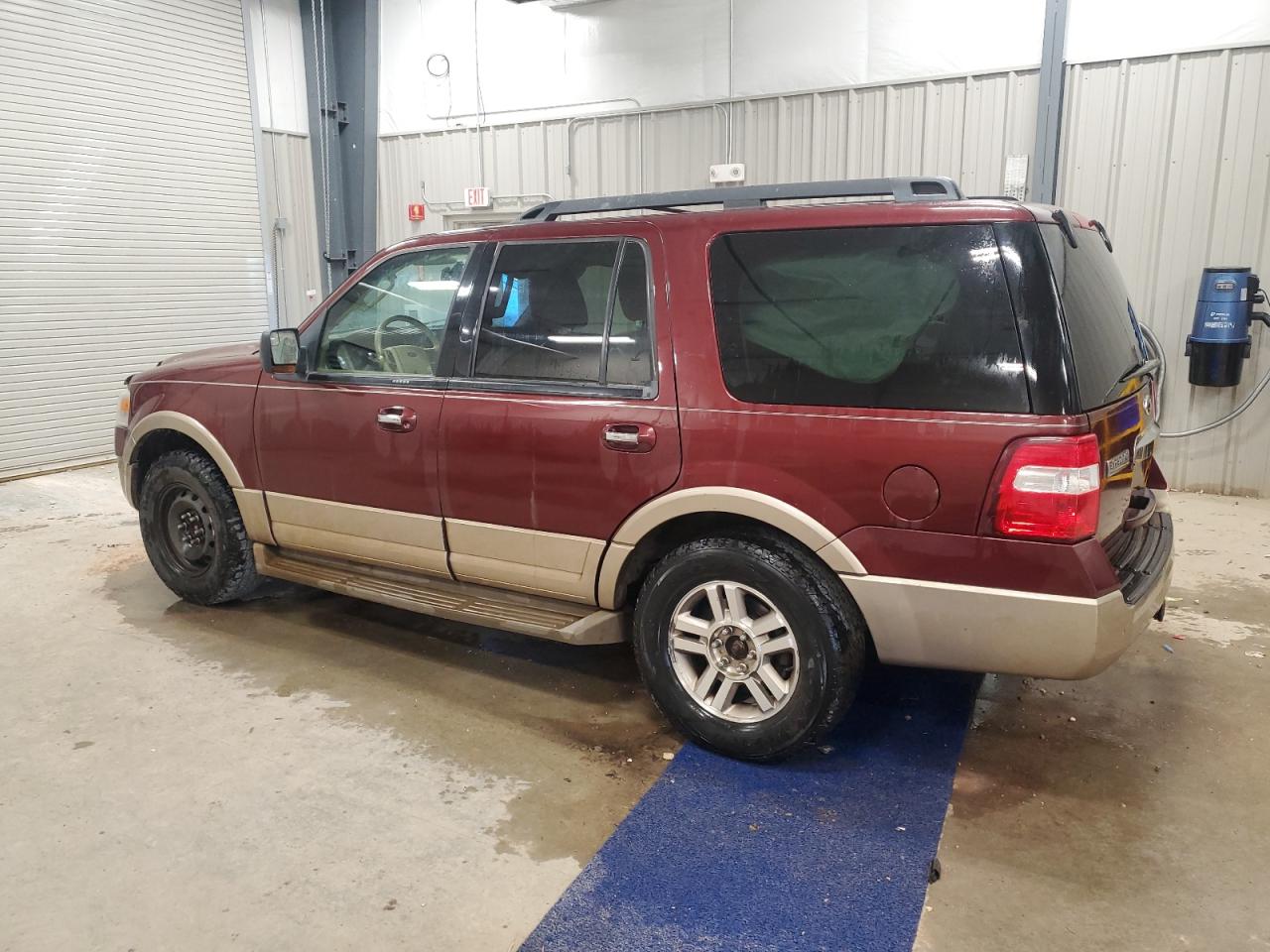 2013 Ford Expedition VIN 1FMJU1J53DEF00828 Copart auction photo, rollover damage thumbnail 2